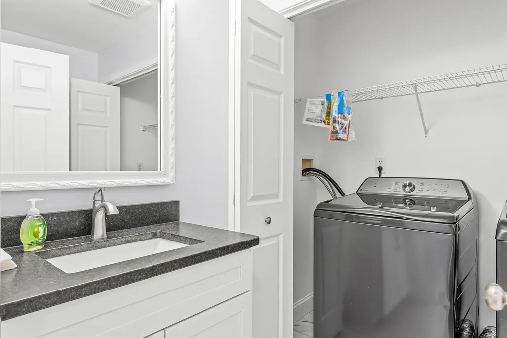 14 Davis Road Merrimack NH 03054