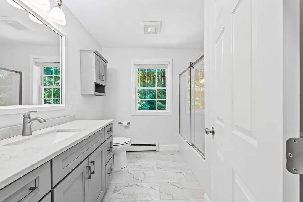 14 Davis Road Merrimack NH 03054