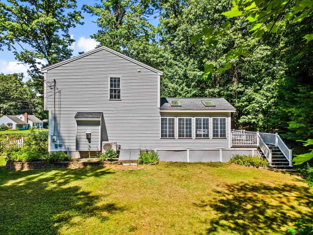 14 Davis Road Merrimack NH 03054