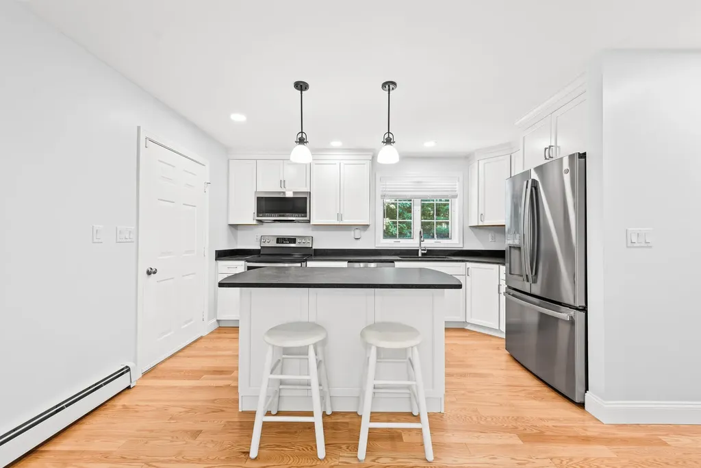 14 Davis Road Merrimack NH 03054