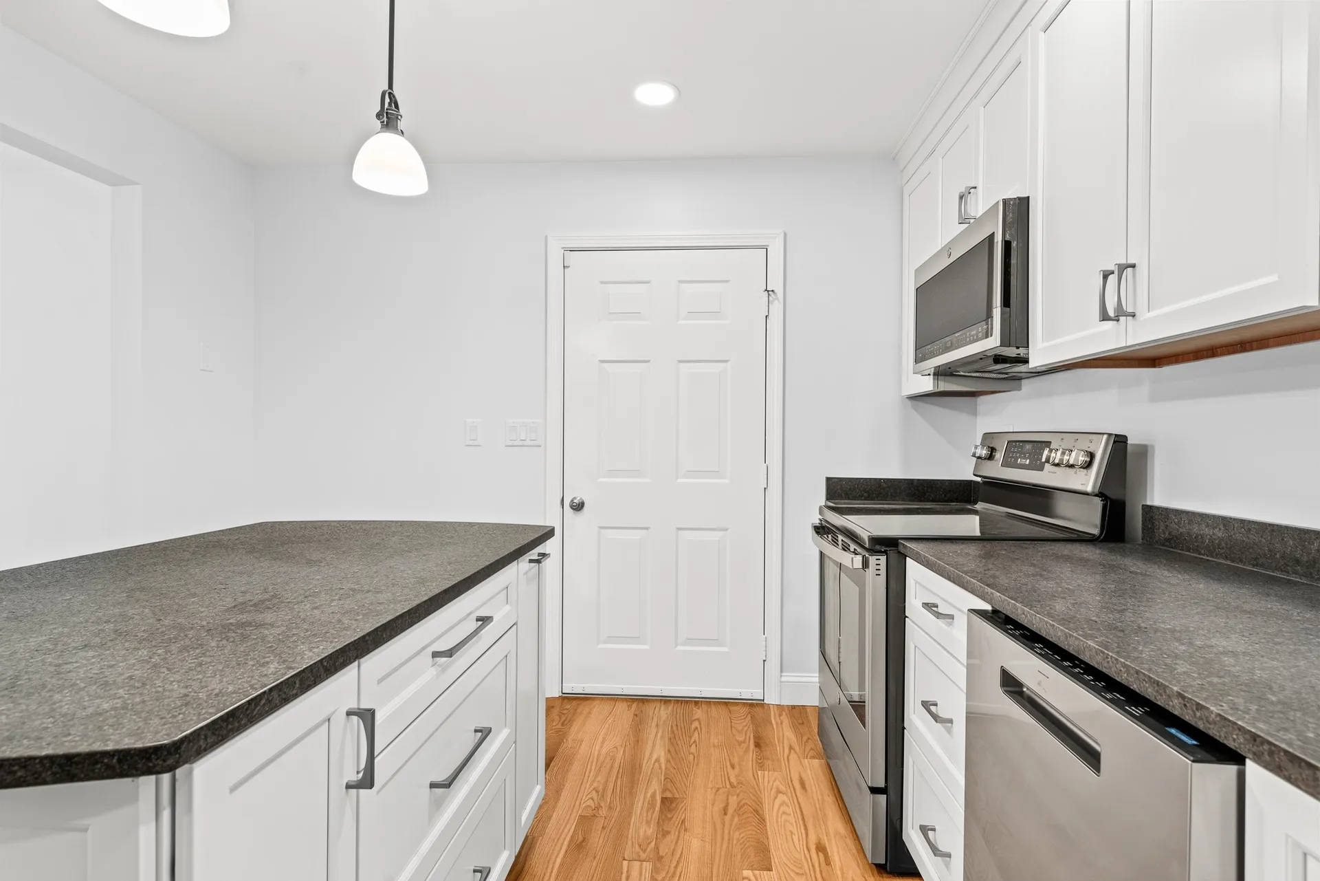 14 Davis Road Merrimack NH 03054