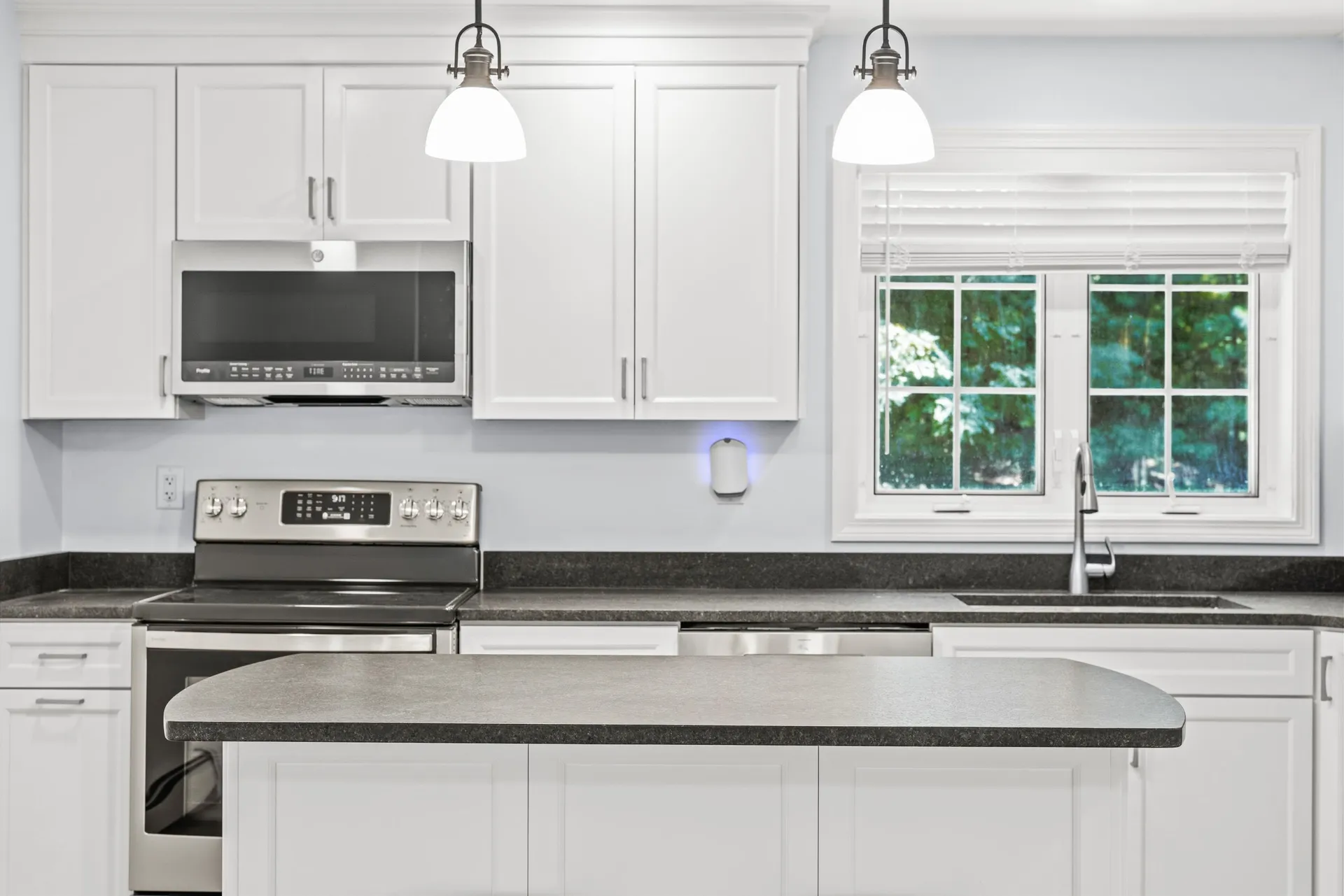 14 Davis Road Merrimack NH 03054