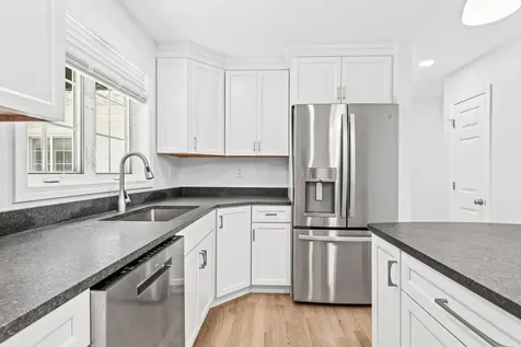 14 Davis Road Merrimack NH 03054