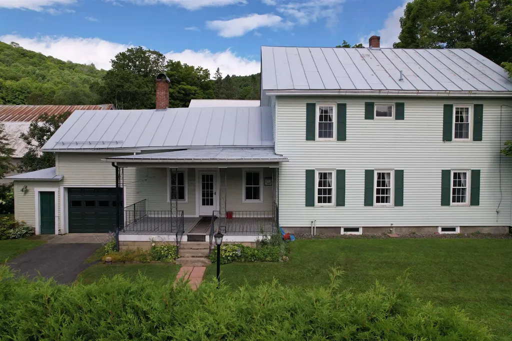 15 Maple Avenue Chelsea VT 05038