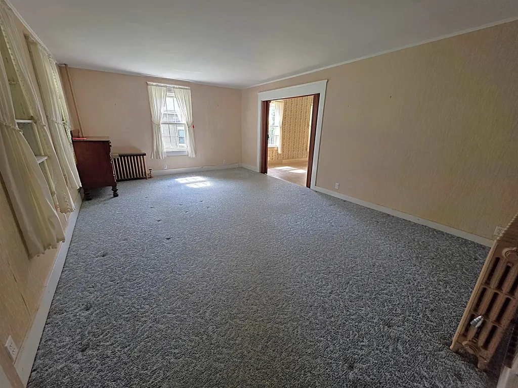 15 Maple Avenue Chelsea VT 05038