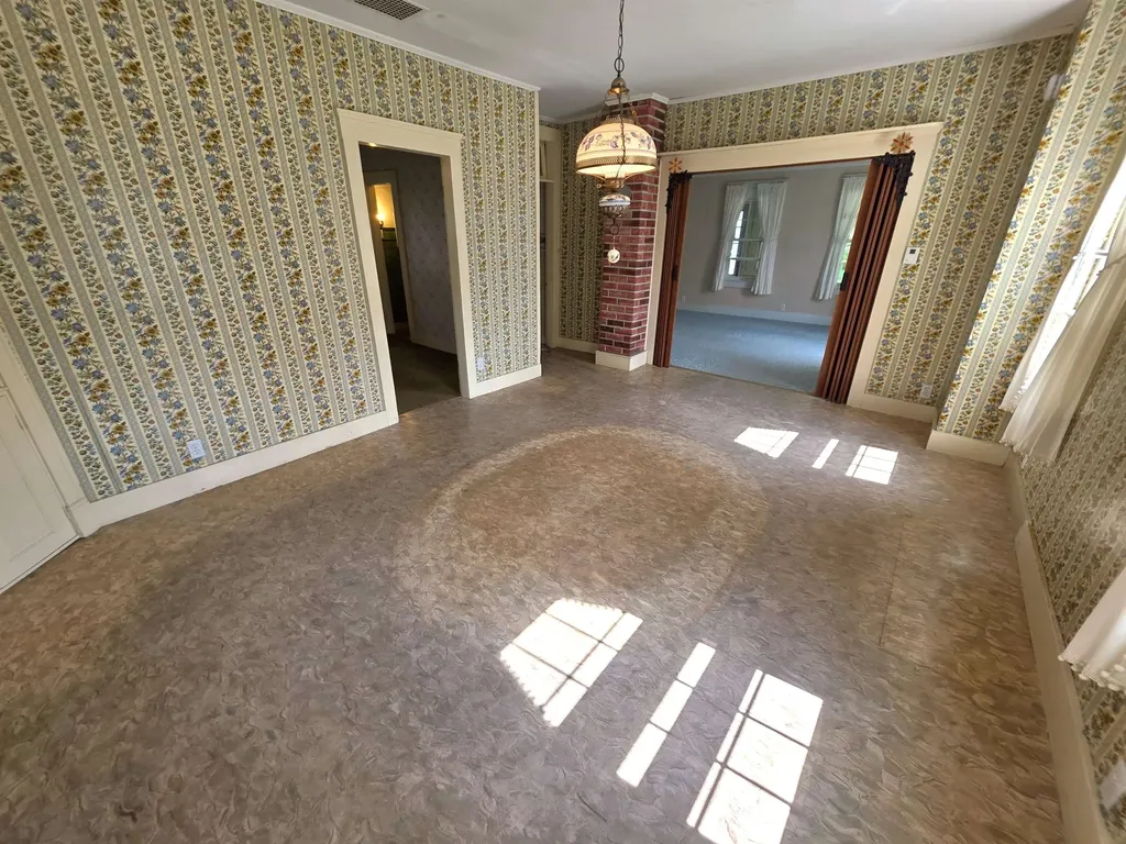 15 Maple Avenue Chelsea VT 05038