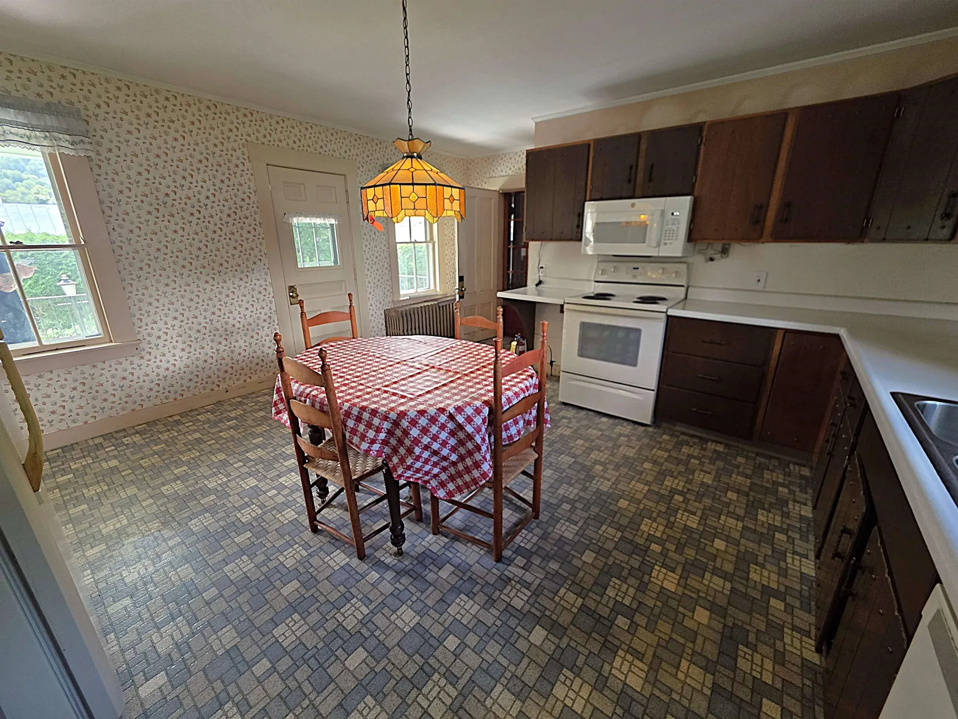 15 Maple Avenue Chelsea VT 05038