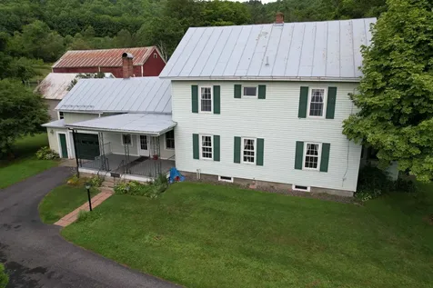 15 Maple Avenue Chelsea VT 05038