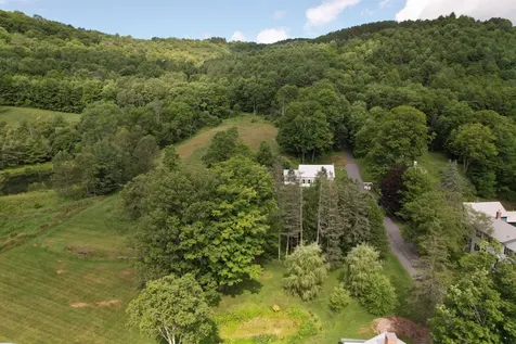 15 Maple Avenue Chelsea VT 05038