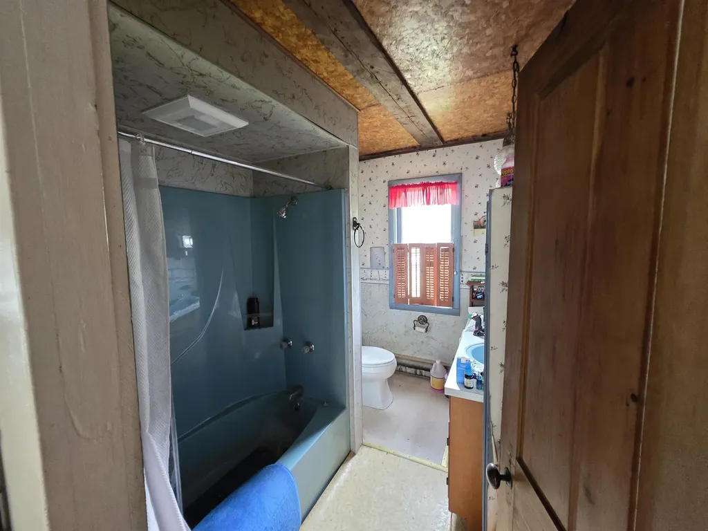 16 Brookside Lane Lyndon VT 05851