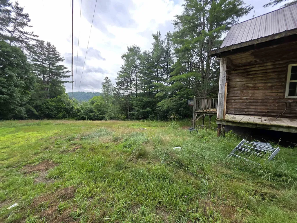 16 Brookside Lane Lyndon VT 05851