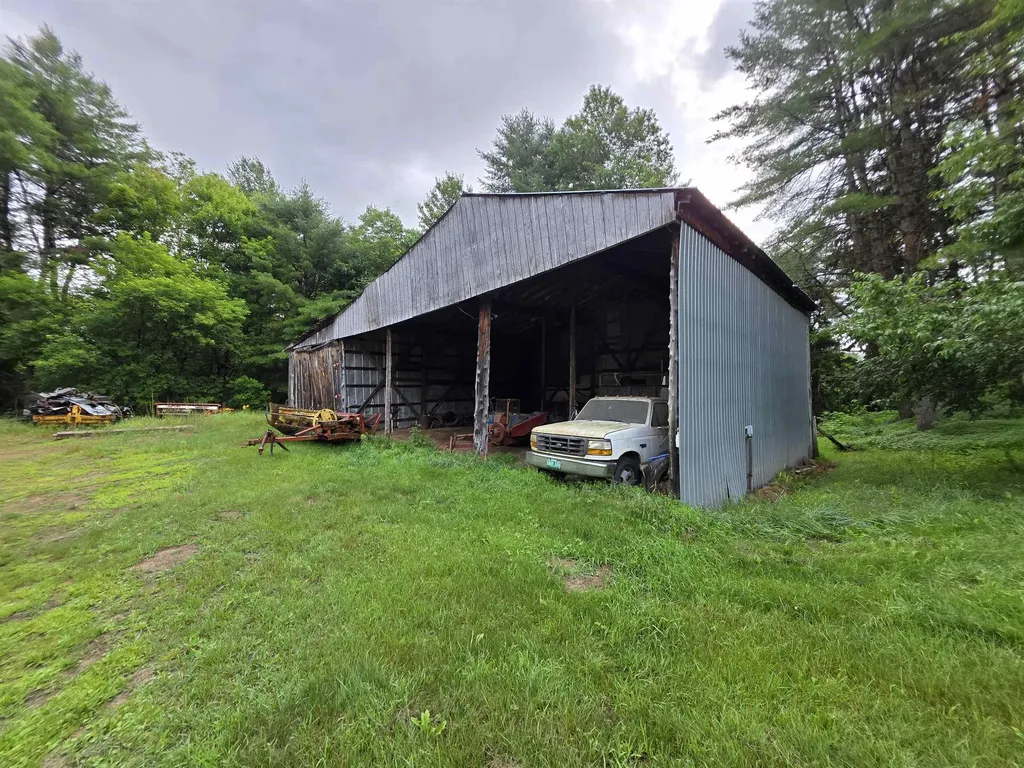 16 Brookside Lane Lyndon VT 05851