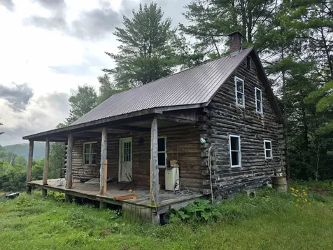 16 Brookside Lane Lyndon VT 05851