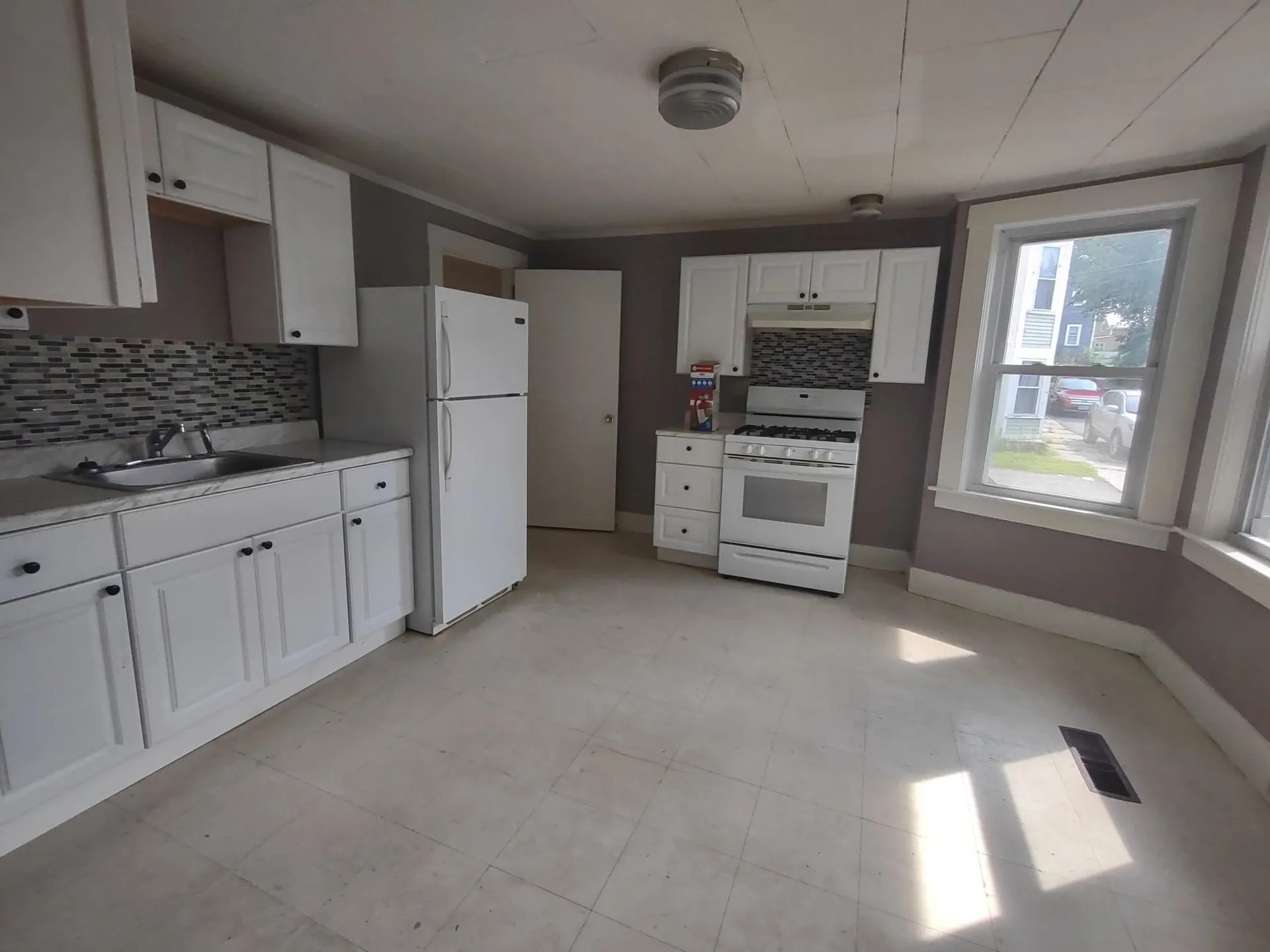 9 Merchant Street Walpole NH 03609