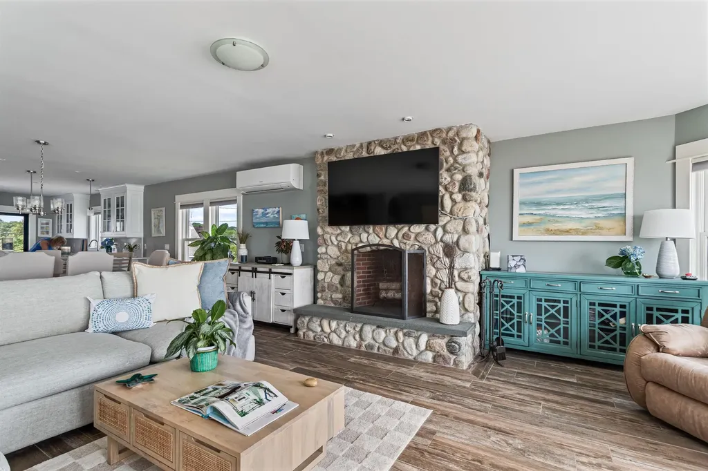 4 Nor'east Lane Hampton NH 03842