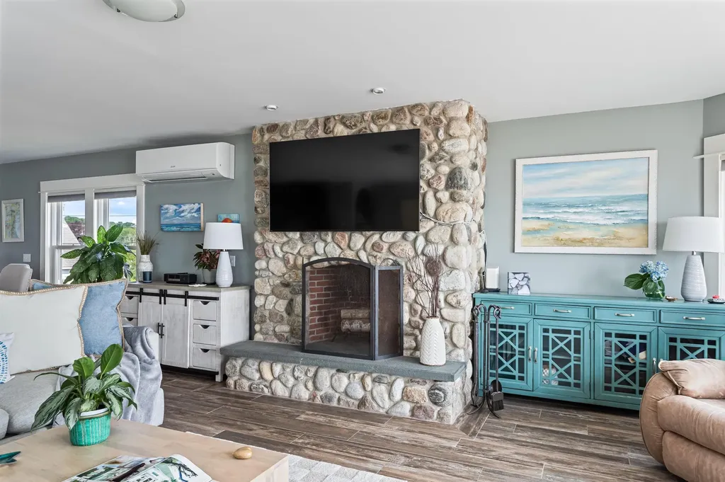 4 Nor'east Lane Hampton NH 03842