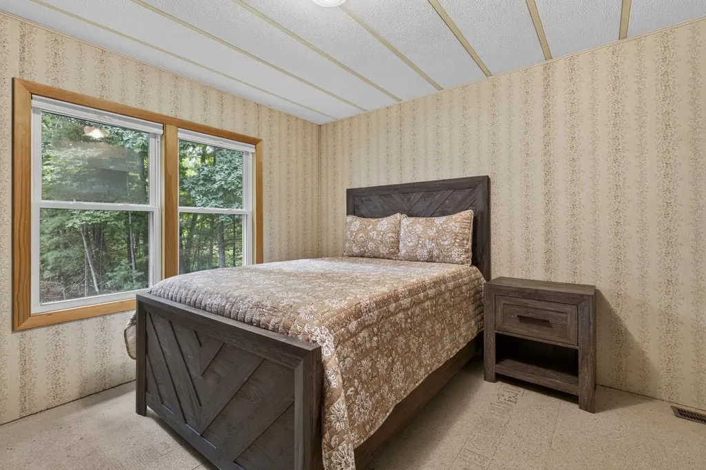 19 Village Drive Raymond NH 03077