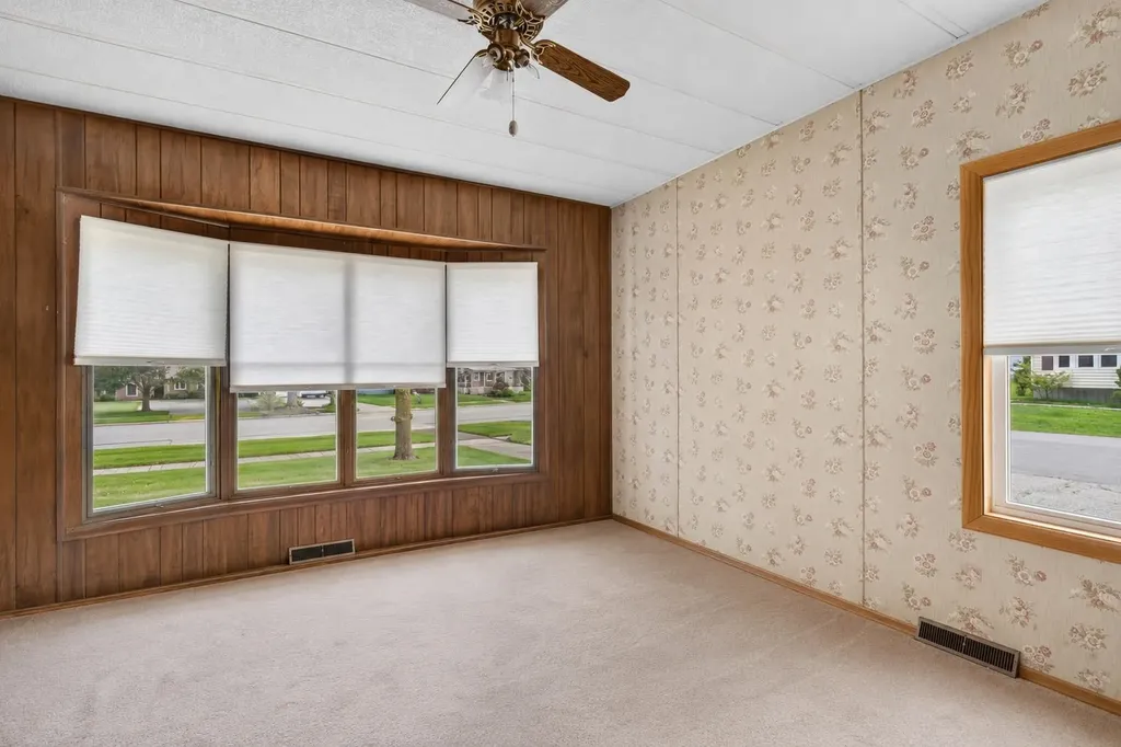 19 Village Drive Raymond NH 03077