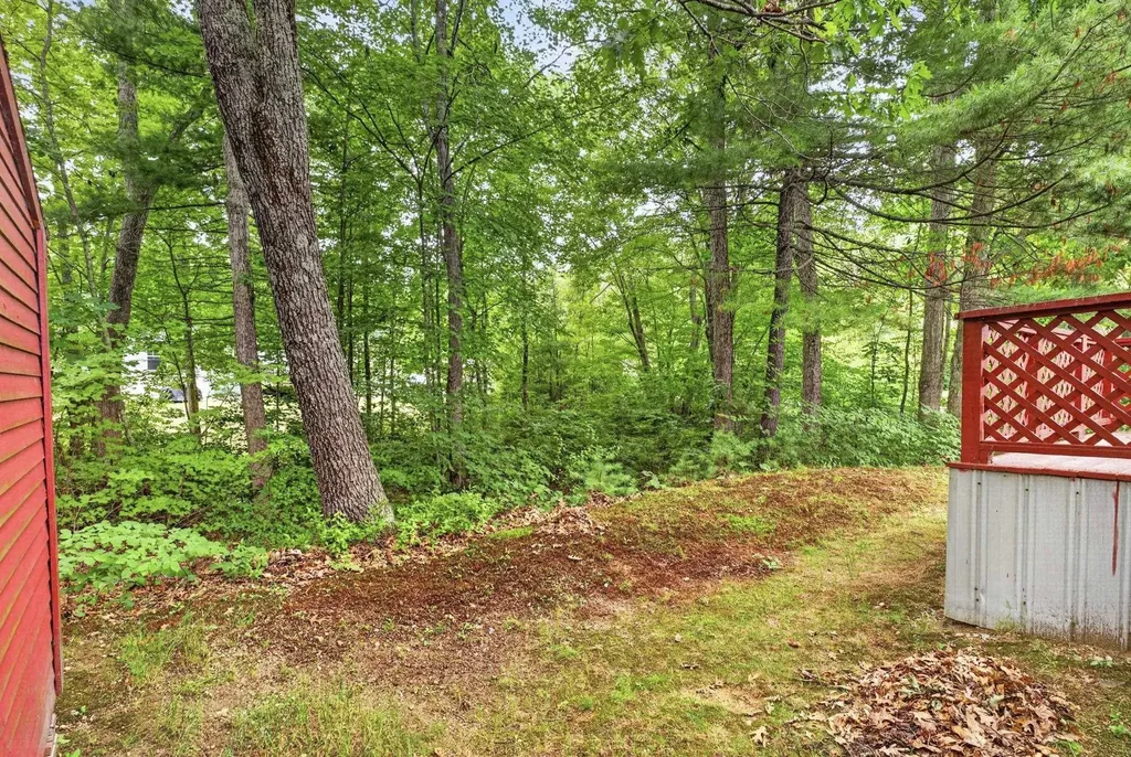 19 Village Drive Raymond NH 03077