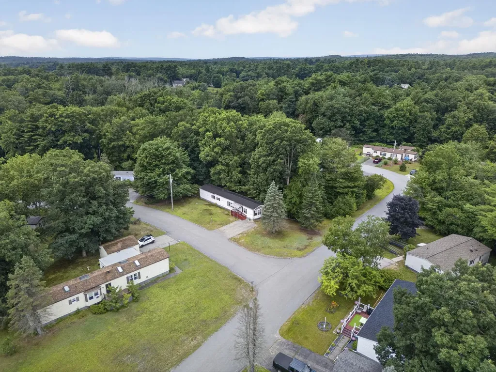 19 Village Drive Raymond NH 03077