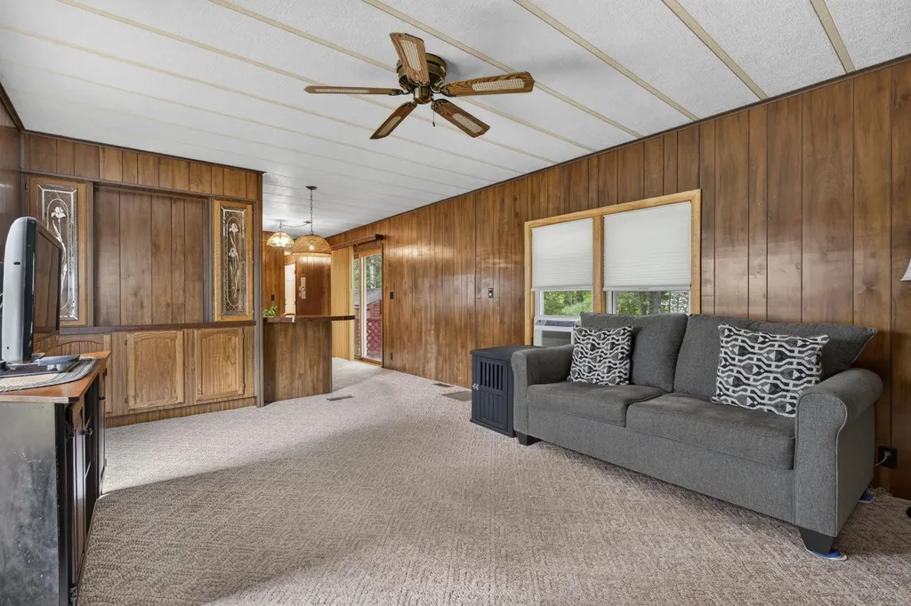 19 Village Drive Raymond NH 03077