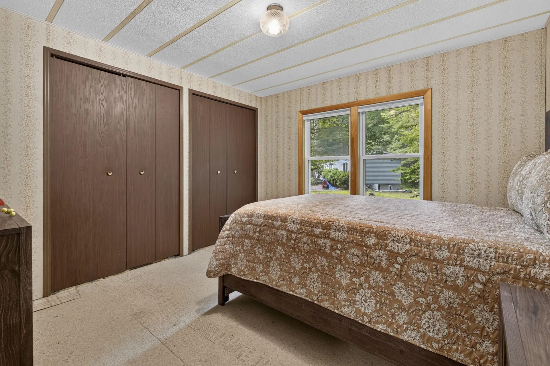 19 Village Drive Raymond NH 03077