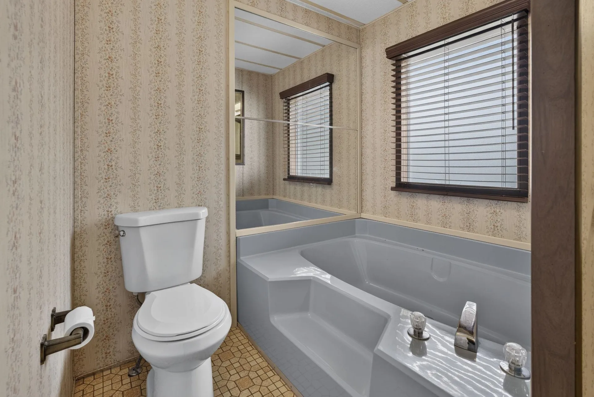 19 Village Drive Raymond NH 03077