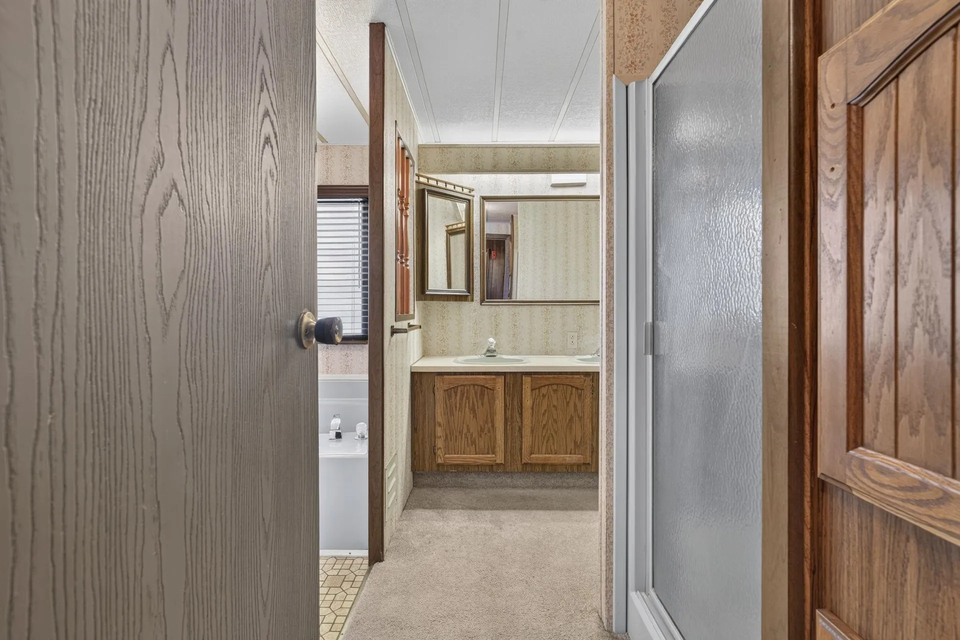 19 Village Drive Raymond NH 03077