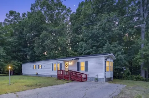 19 Village Drive Raymond NH 03077