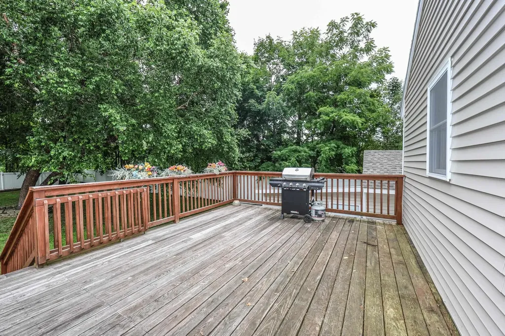 4 Caron Street Merrimack NH 03054