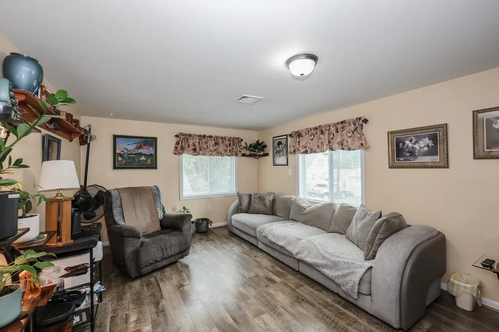 4 Caron Street Merrimack NH 03054