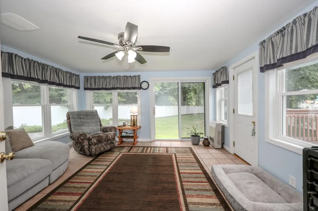 4 Caron Street Merrimack NH 03054