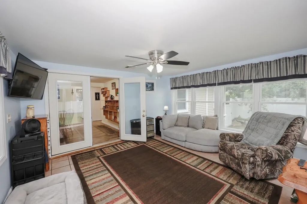 4 Caron Street Merrimack NH 03054