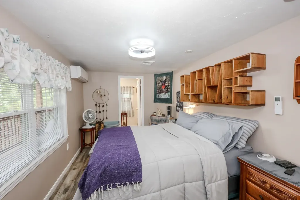 4 Caron Street Merrimack NH 03054