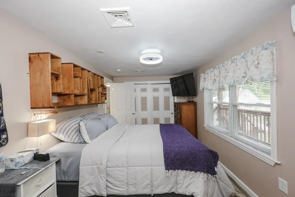 4 Caron Street Merrimack NH 03054