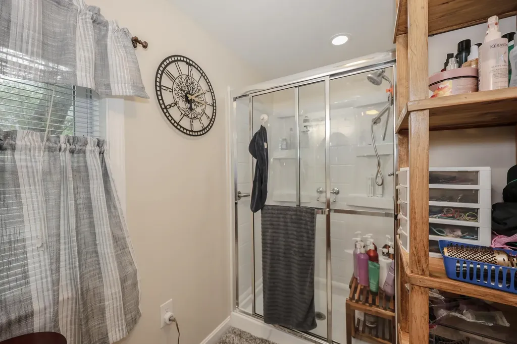 4 Caron Street Merrimack NH 03054