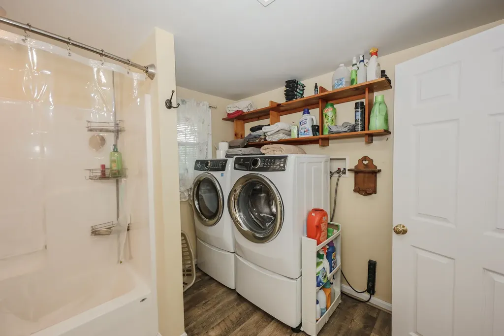 4 Caron Street Merrimack NH 03054