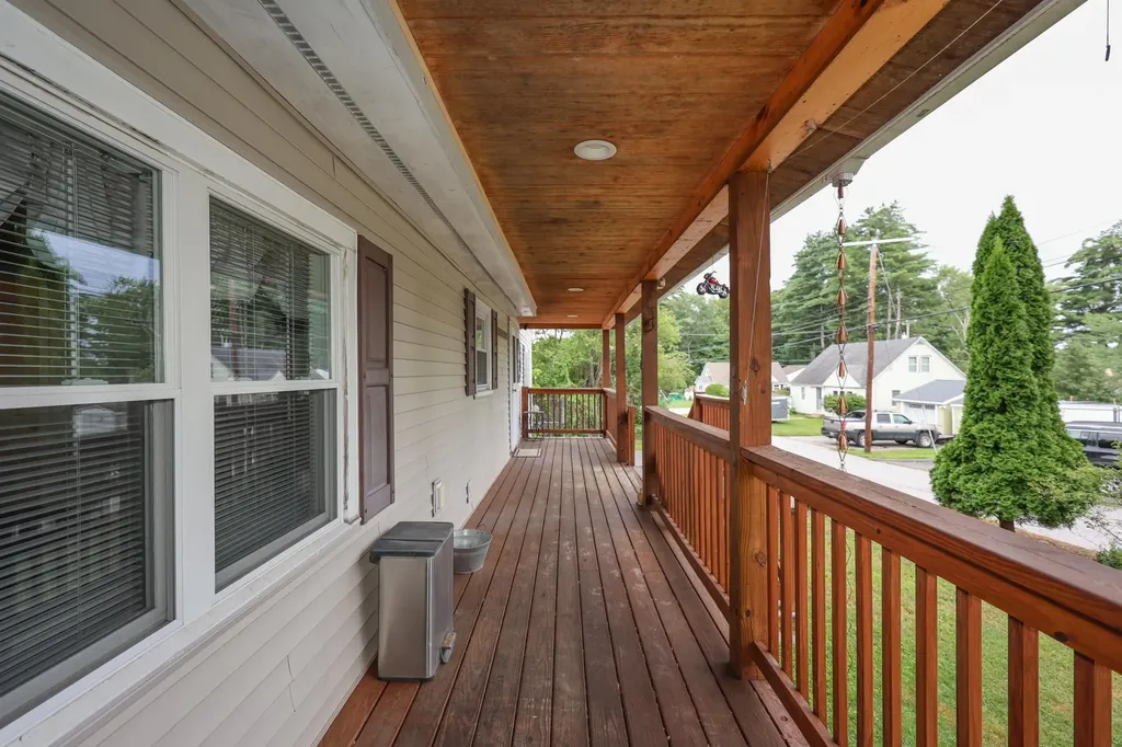 4 Caron Street Merrimack NH 03054