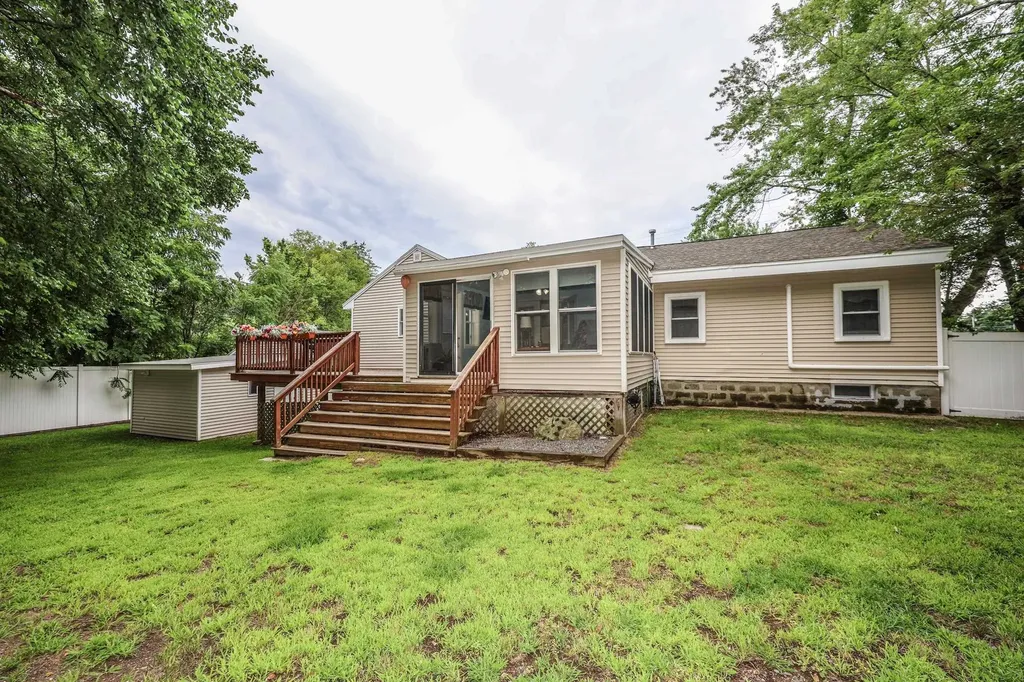 4 Caron Street Merrimack NH 03054