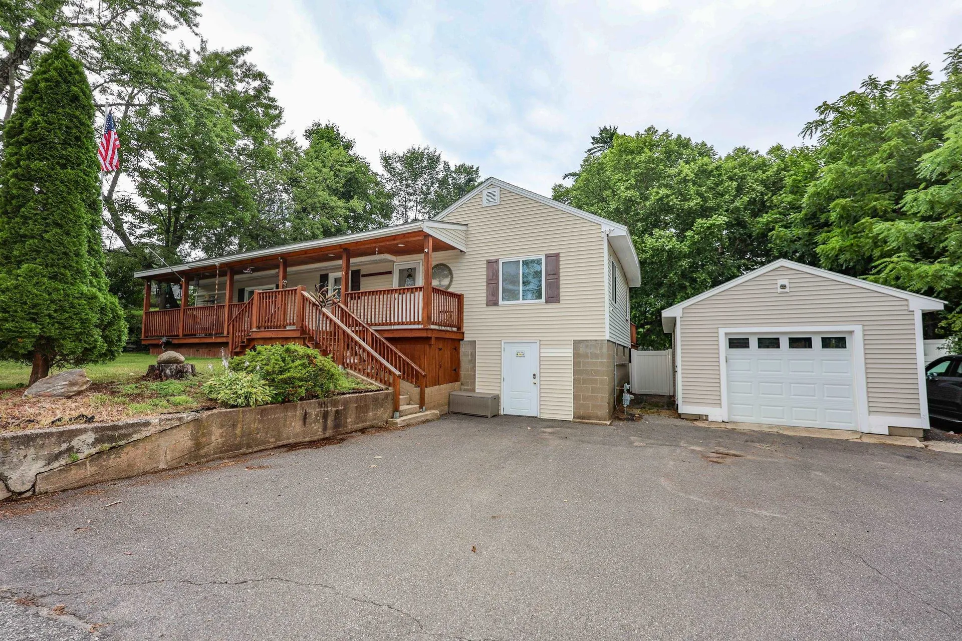 4 Caron Street Merrimack NH 03054