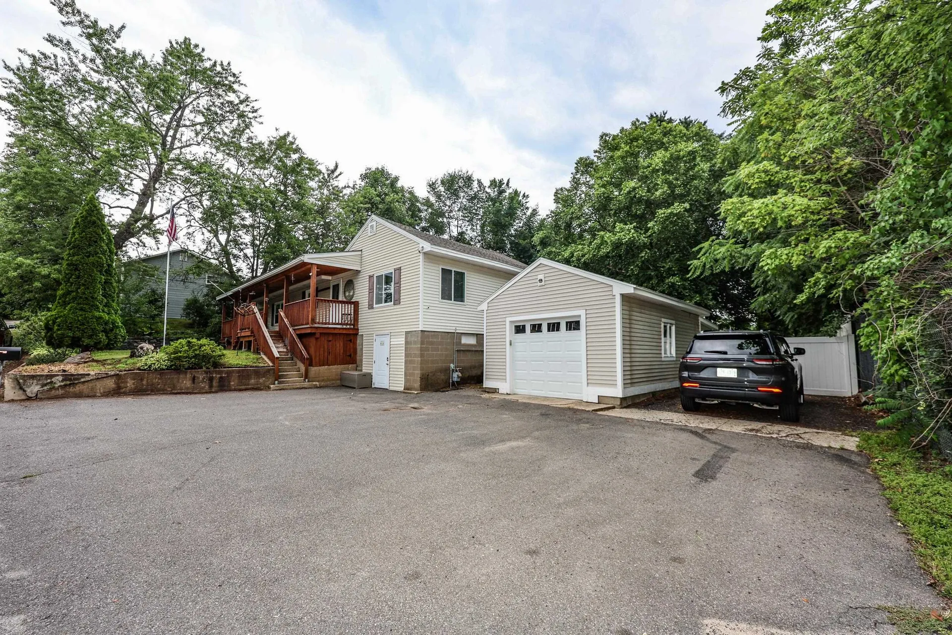 4 Caron Street Merrimack NH 03054
