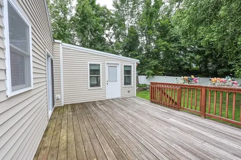 4 Caron Street Merrimack NH 03054