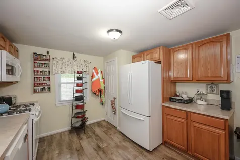 4 Caron Street Merrimack NH 03054