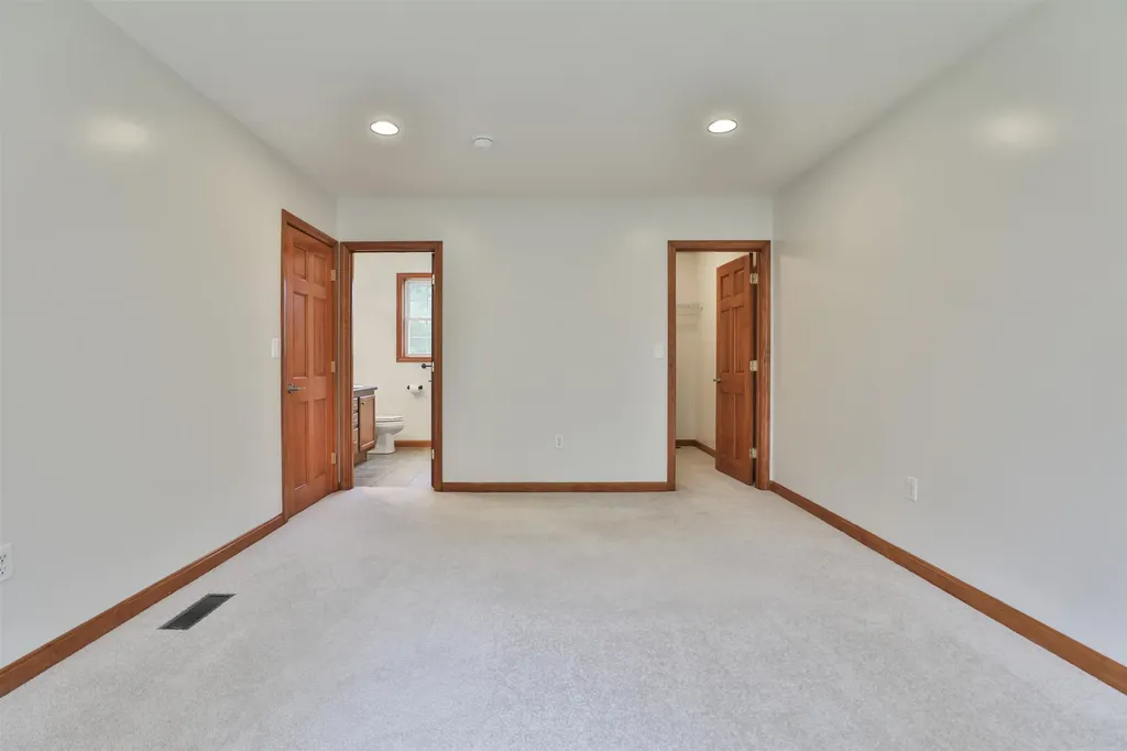 14 Ames Road Brookline NH 03033