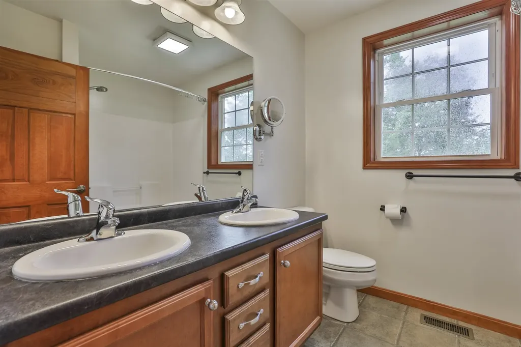14 Ames Road Brookline NH 03033