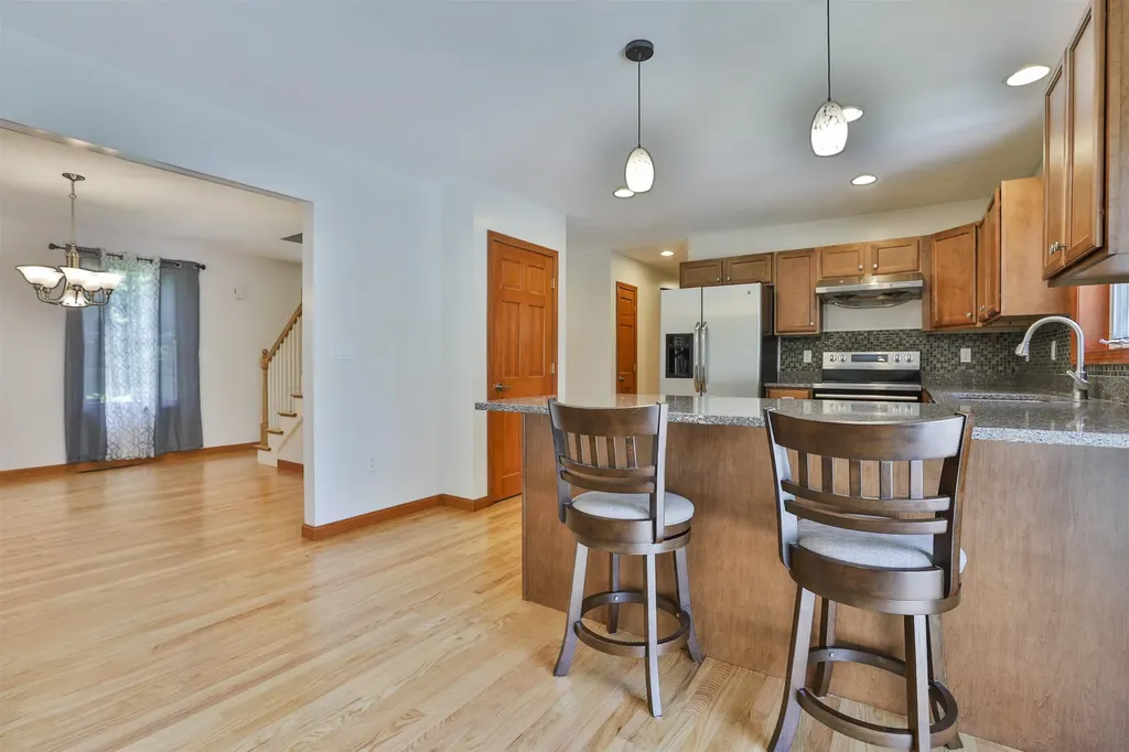 14 Ames Road Brookline NH 03033