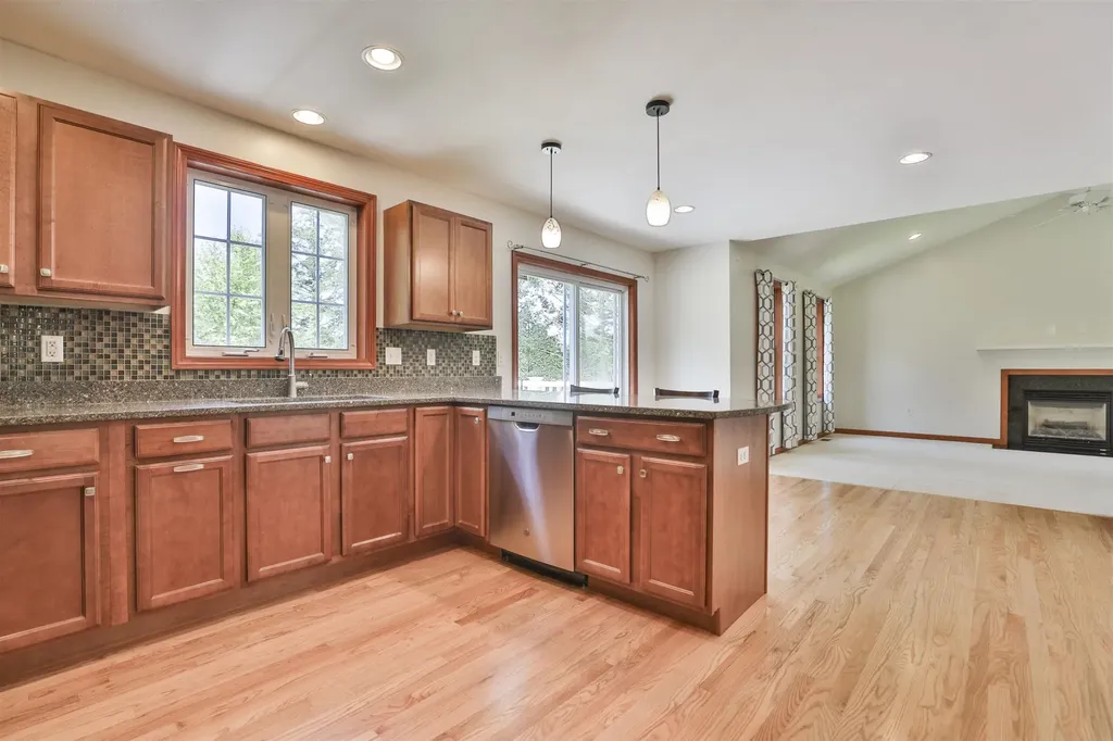 14 Ames Road Brookline NH 03033