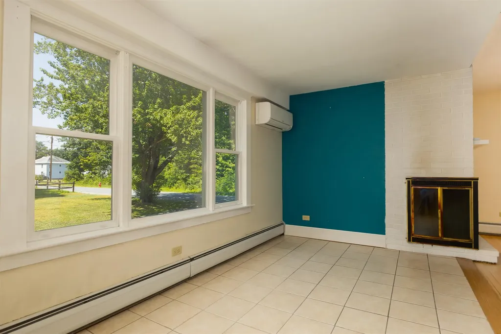 14 Bank Avenue Claremont NH 03743