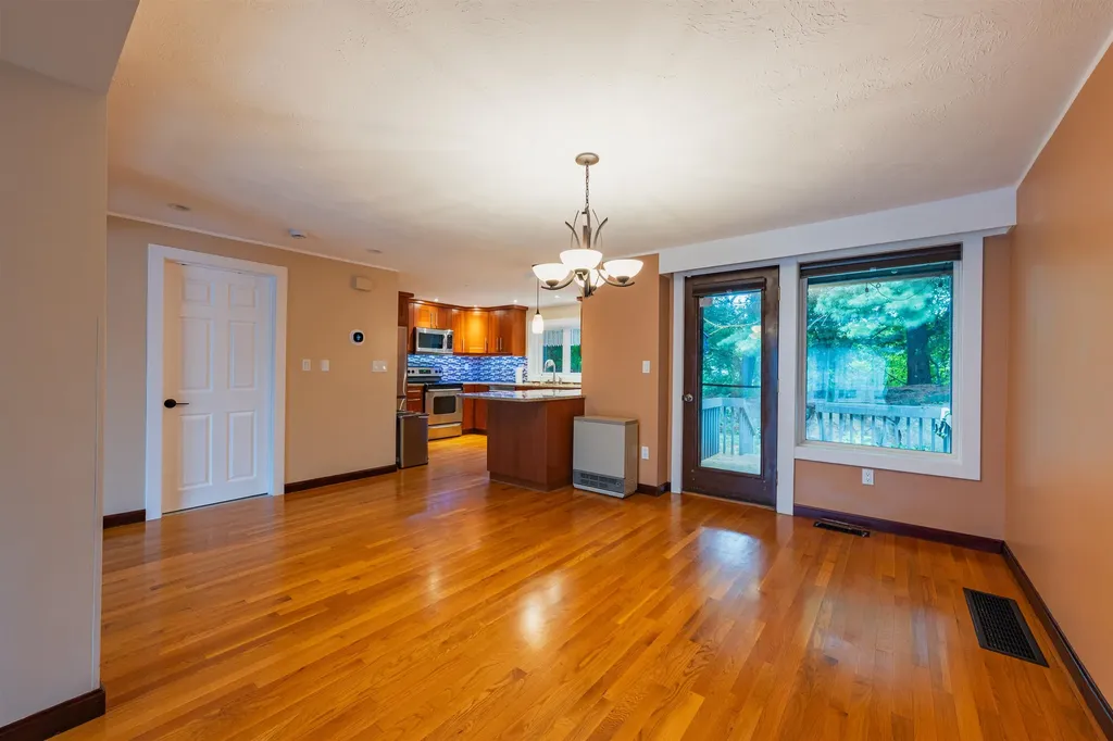 5 Tsienneto Road Derry NH 03038