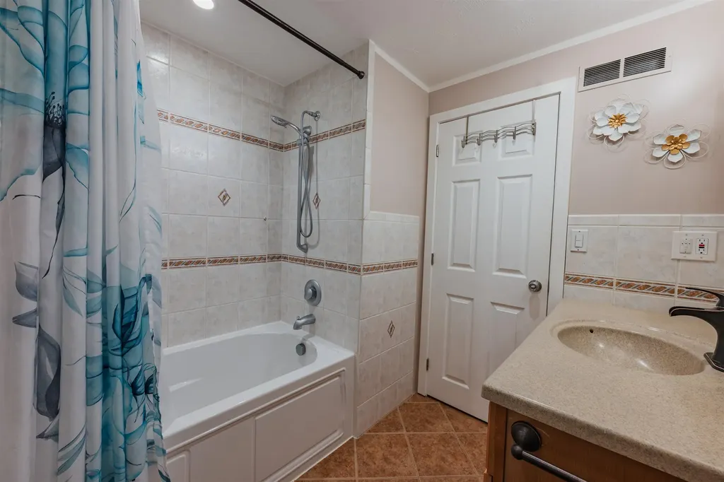5 Tsienneto Road Derry NH 03038